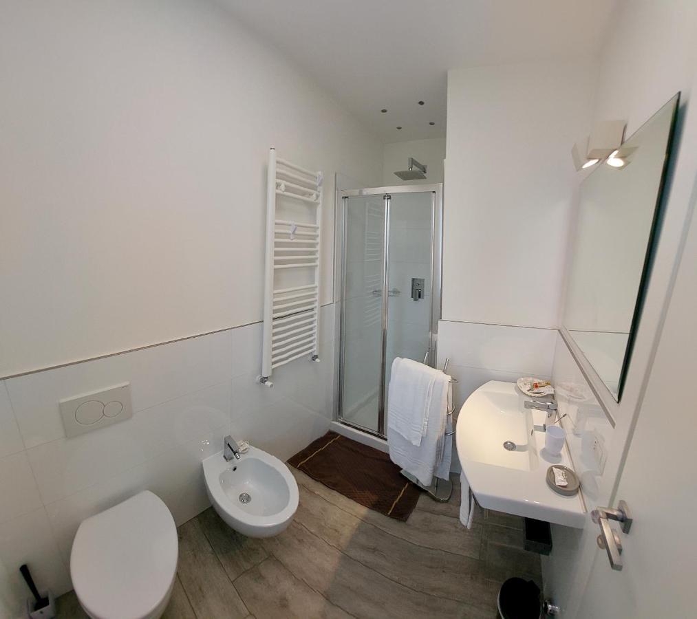 La Brise Hotel Марина ди Пиетрасанта Екстериор снимка