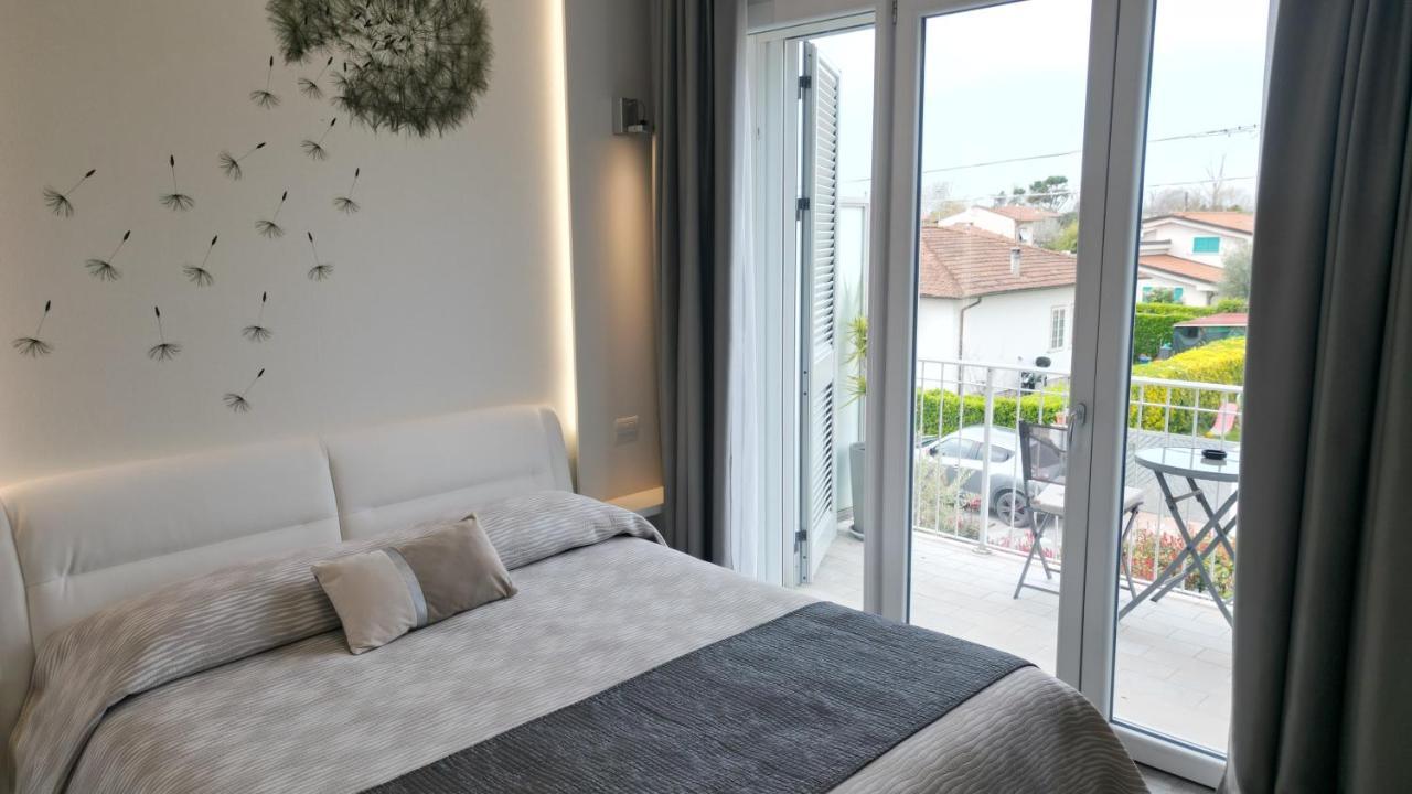 La Brise Hotel Марина ди Пиетрасанта Екстериор снимка