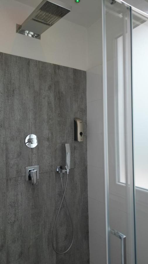 La Brise Hotel Марина ди Пиетрасанта Екстериор снимка