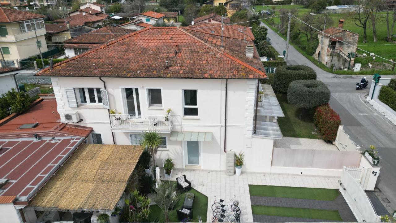 La Brise Hotel Марина ди Пиетрасанта Екстериор снимка
