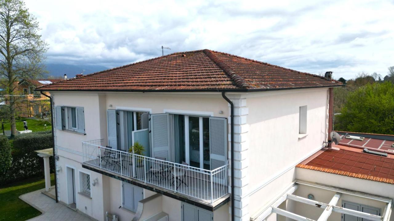 La Brise Hotel Марина ди Пиетрасанта Екстериор снимка