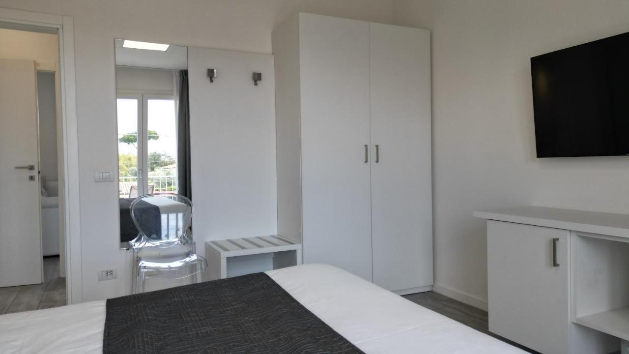 La Brise Hotel Марина ди Пиетрасанта Екстериор снимка