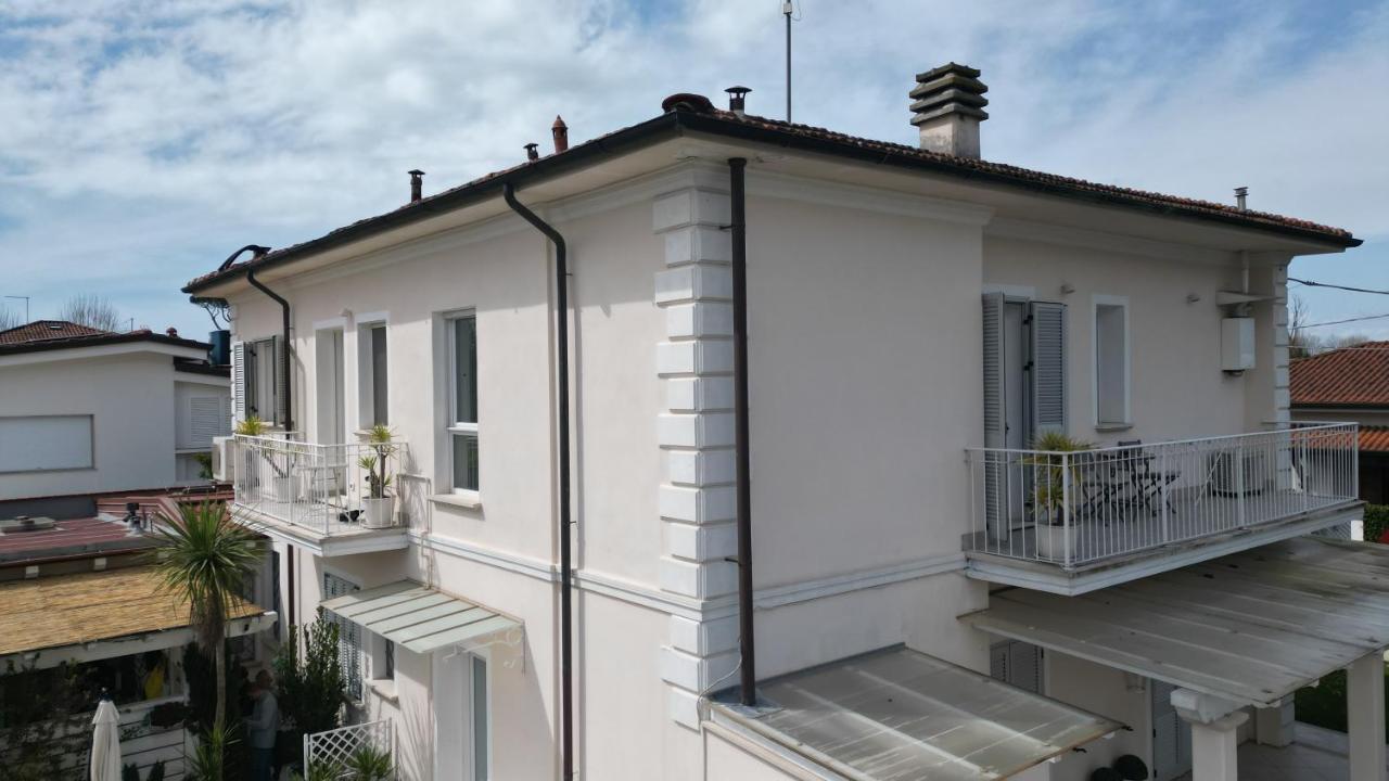 La Brise Hotel Марина ди Пиетрасанта Екстериор снимка