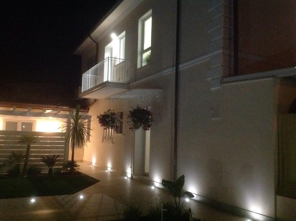 La Brise Hotel Марина ди Пиетрасанта Екстериор снимка